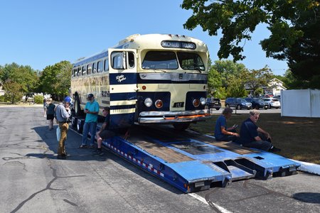 The oldest bus in the show was this one, a 1946 GM PD3703 owned by Chad Goertz.  This was also the only bus that was brought in on a trailer.