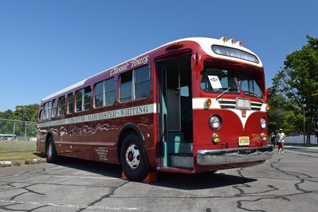 A 1959 GM Old Look bus, in Classic Tours livery.