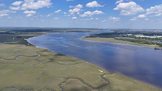 A view of the Ashley River just after taking off from the roof of the HR-V.