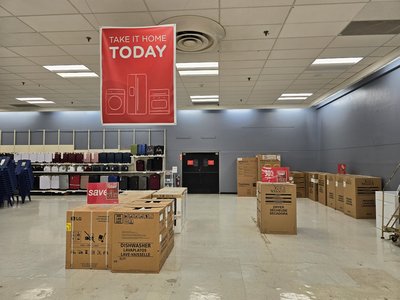 Despite this store's seeming healthy and well-stocked, there was still a good bit of empty space in the store, though not enough to warrant walling off sections of the salesfloor with shelving like some stores did in their final months.