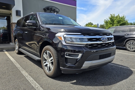 Our rented Ford Expedition, parked at a Taco Bell in Fredericksburg, Virginia.