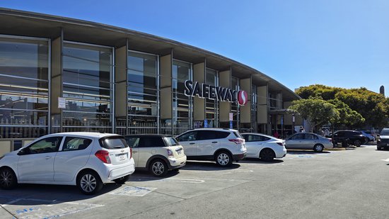 The Marina Safeway store.  This is the architecture that Safeway's "Marina-style" stores are based on, so I had to see the original.