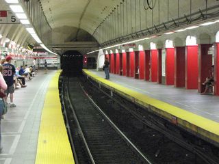 Red Line platforms at Park Street.