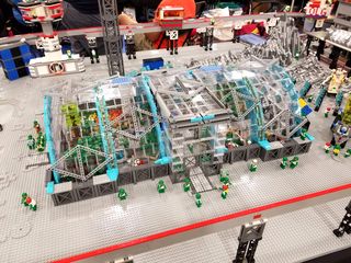 Another Lego monorail, though not built on the Futuron system.  This was part of a much larger space base, called "Lunar Arboretum and Solar" by Mark Anderson of Chesapeake, Virginia.