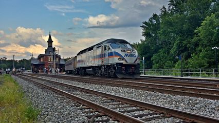 We did our trainspotting at Point of Rocks. My photos were mostly kind of "eh", but I did get two decent ones, both of MARC trains.