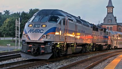 We did our trainspotting at Point of Rocks. My photos were mostly kind of "eh", but I did get two decent ones, both of MARC trains.