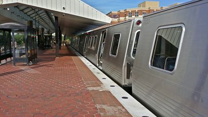 7000-Series train at King Street.