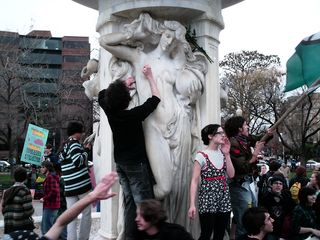 Drawing in chalk on the Dupont Circle fountain.