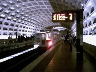 Breda 3139 departs Pentagon City with one taillight out.