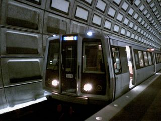 The aforementioned Blue Line train passes by on the lower level of Rosslyn.