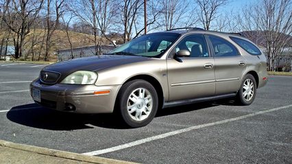 After we took care of the Soul's sale, my father and I went over to motor vehicles so that he could get some tag work done on another car while the dealership got the Soul ready to go.  While he did that, I got some final photos of my previous car, a 2004 Mercury Sable.  It was a good car for the time, but it had started to develop a lot of issues, which told me that it was time to get a new car.