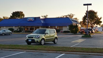 After I finished up in DC, I made my way down to Waldorf.  While there, I posed the Soul like the "lumber car" from the Internet, which was spotted at the IHOP there so many years ago.