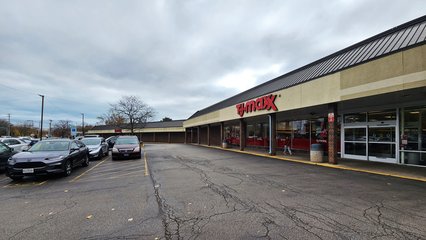 TJ Maxx in Skokie, in what appeared to have originally been a multi-tenant shopping center, now a single large TJ Maxx store.