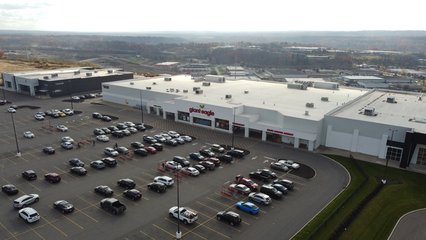 Giant Eagle, the only original retailer left in the shopping center.  They have kept going throughout the center's entire history.