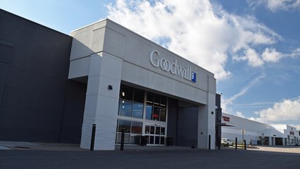 Former PetSmart building, now a Goodwill store.  The vacant space to the left of the Goodwill, to my knowledge, has never housed a tenant, and was left half-constructed until the shopping center's repositioning in 2021, when it was finally completed.