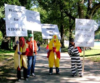 Two weeks after the march, while hunting around online, I found an article entitled "Meet Our Man In Washington" that included the above photo, on sootoday.com.