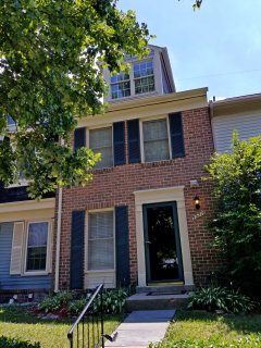 This house was one of several styles in the neighborhood.  Unlike others that I looked at, this house had a dormer at the mezzanine level, which meant an extra window.