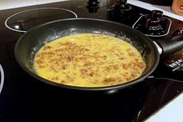 On January 26, I was experimenting with a new food combination.  In this case, I made eggs for myself with some Gardein "vegan beef" to see how I liked it, based on a recommendation by a colleague.