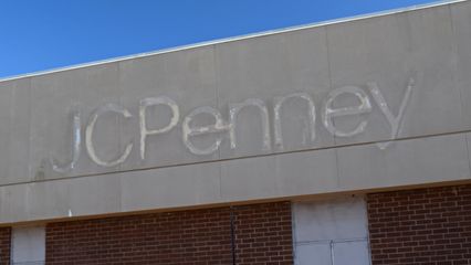 Labelscars on the former JCPenney building.  This store closed in 2020 as part of the company's bankruptcy that year.  At the time of our visit, part of the store was being used for Spirit Halloween.