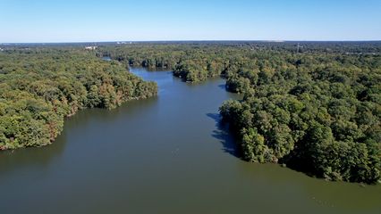 The Mariners' Lake, which flows into the James River near our location.