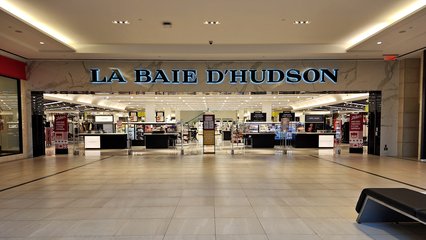 Mall entrance to Hudson's Bay.