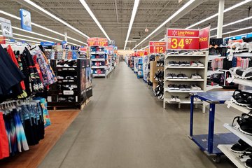 Main aisles at the Walmart on Terminal Avenue.  This was a typical Project Impact-era Walmart store, except that it had tan walls.