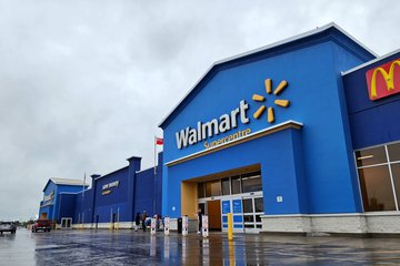 The exterior of the store reminded me of my ex-store in Waynesboro, Virginia because of the vertical columns that break up the wall in between the two entrances.  However, I've never seen a store with the Walmart logo over each of the entrances like this rather than just a single logo in the middle.