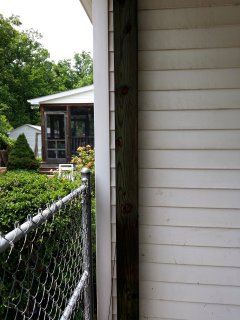 One of the two columns to be washed on the carport. It had turned a somewhat greenish color over 22 years. The other column was similar in color.