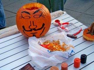 With the face drawn, the carving could begin!