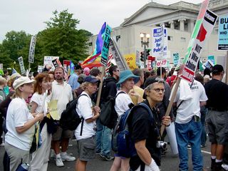 Even as many had already completed the march, still more were just beginning! This was a huge march - larger than any I had yet seen.