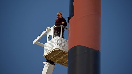 As a testament to how new this location was, there was a guy on a lift giving the pole of that massive sign its first coat of black paint on top of the primer.