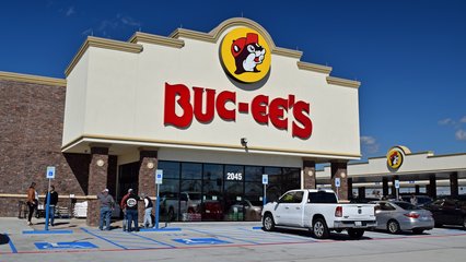 Buc-ee's side entrance.