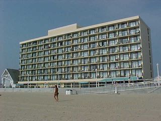 This is the Ocean Holiday as seen from the beach. I wasn't all that impressed with the Ocean Holiday in 2000, but they did a much better job in 2004. The facility is now a Days Inn.