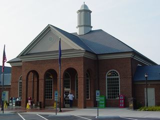 The building itself, right off the bat, is noticeably larger than most rest areas. It's also a lot more modern looking, while keeping with the same general architectural style as other Virginia rest areas. This is also the first new rest area that Virginia has built in some thirty years or so.