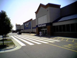 So I got to Wally World, and as you can see, this is one ornate store. All kinds of neat exterior details, plus brown instead of gray, and no "ALWAYS" over the entrances. Inside, it's almost exactly like the big Harrisonburg Wal-Mart.