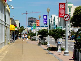 This is the area on the strip where I started out. I ended up going south for some distance, which is behind me in this photo.