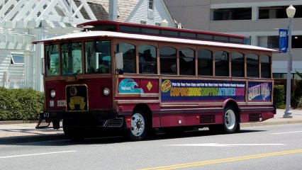 Another thing I did while I was on the strip was some transit photography. I figure while I'm out here I might as well get something for my Transit Center site. Most of what I photographed was the VB Wave trolley-bus, but I did also get a couple of HRT photos. VB Wave is the resort area shuttle, and HRT is the mainstream bus service. The VB Wave trolleybus route is designated as HRT Route 30.