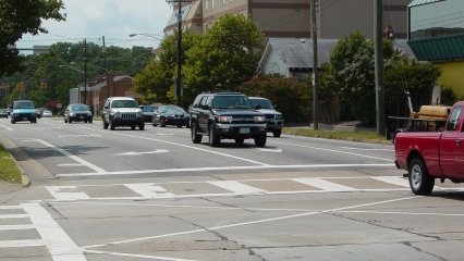 On the way back, I encountered more people arriving at the resort area by way of 21st Street, which is what I-264 becomes for that final little stretch to the beach.