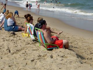 Some people took advantage of the ridge as a natural seating area.