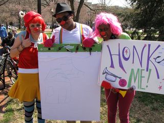 The full group poses with my drawing and the "HONK ME!" sign.