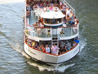 The Ft. Dearborn runs a pleasure cruise along the Chicago River. Next time we're in Chicago, we need to do this. This looks like fun...