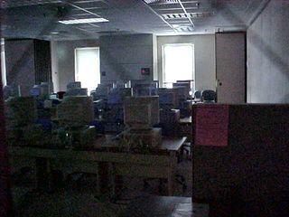 The second floor of Zane Showker Hall had a fairly large computer lab on one side, in the same spot where the mid-sized classrooms were located on the other floors.