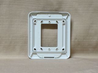 System Sensor P1215, rear of mounting plate