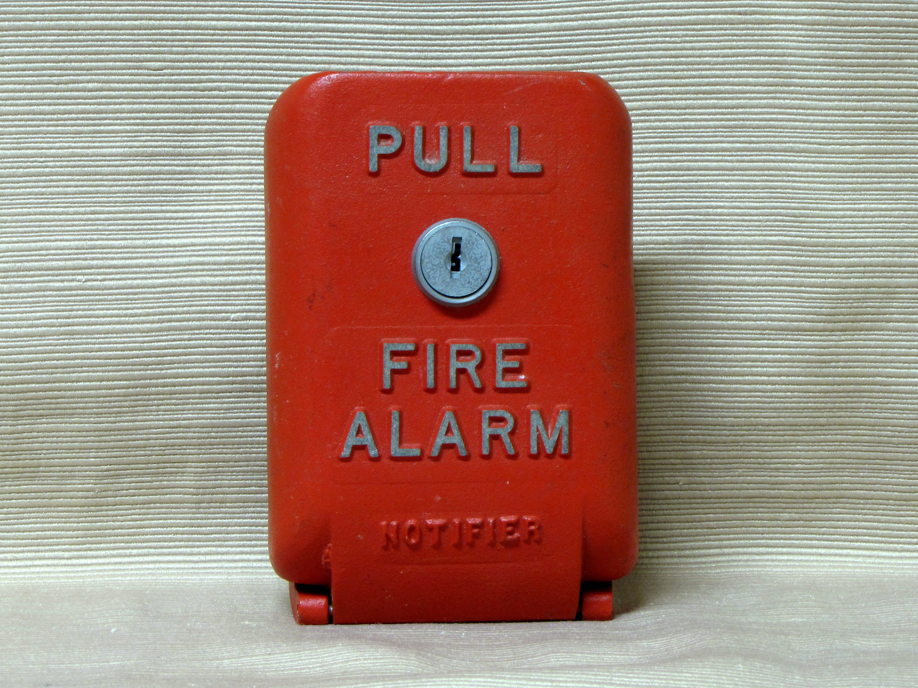 Weekend alarm. Bg1. Notifier by Honeywell фото. Notifier. Single Fire Pull Station.