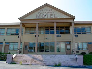 The Skyline Parkway Motel's lobby was on the first floor of the main lodge.