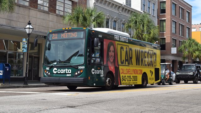 CARTA bus 3000, traveling southbound on King Street while operating route 211.