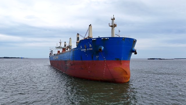 The Sheng Ji Hai, a Chinese-flagged bulk carrier, at anchor.