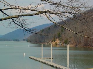 Lake Moomaw... what a place! Now, off to Gathright Dam...