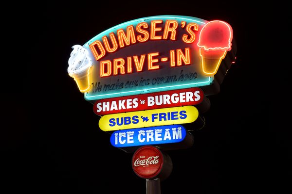 Dumser's Drive-In, at 49th Street and Coastal Highway