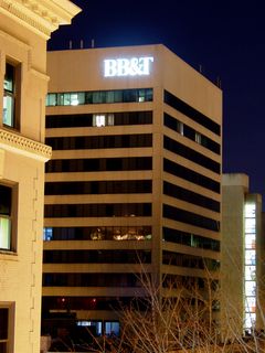 Here, the BB&T logo shines brightly in the night, making this otherwise fairly ordinary modern building from 1973 distinct.